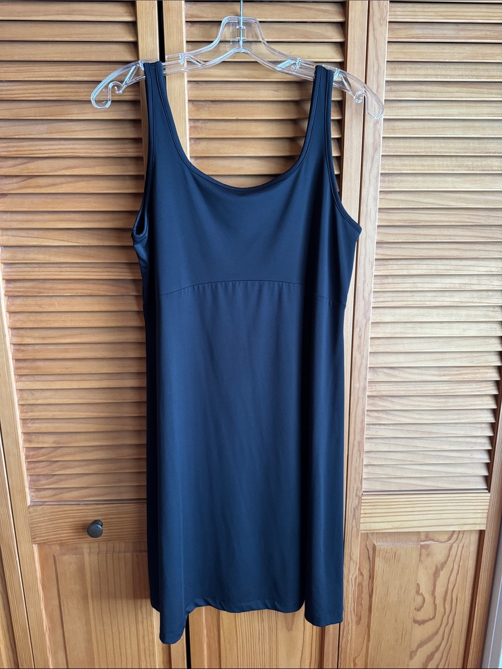 COLUMBIA Classic Black Scoop Neck Dress